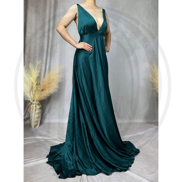 Nicola Gown