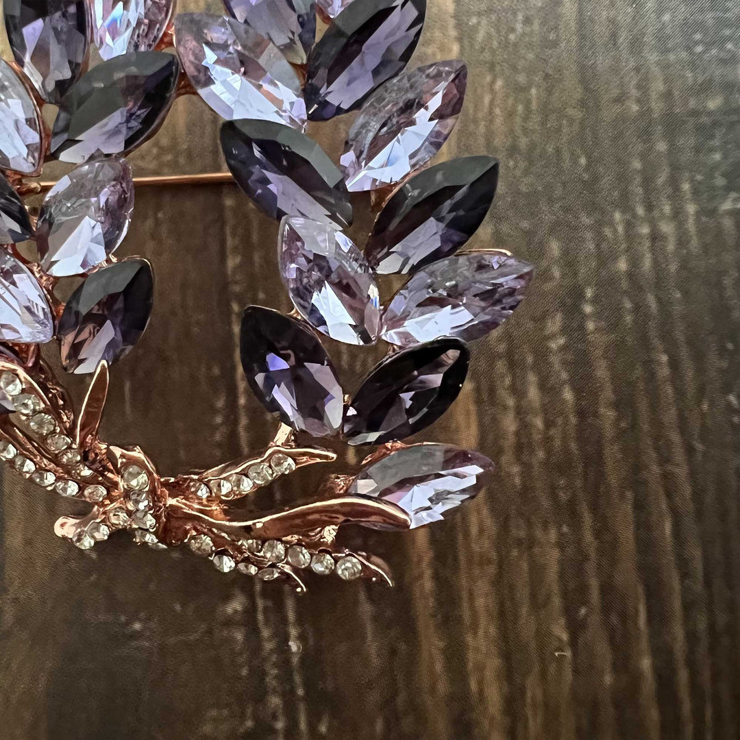 Four-Style Brooch Set