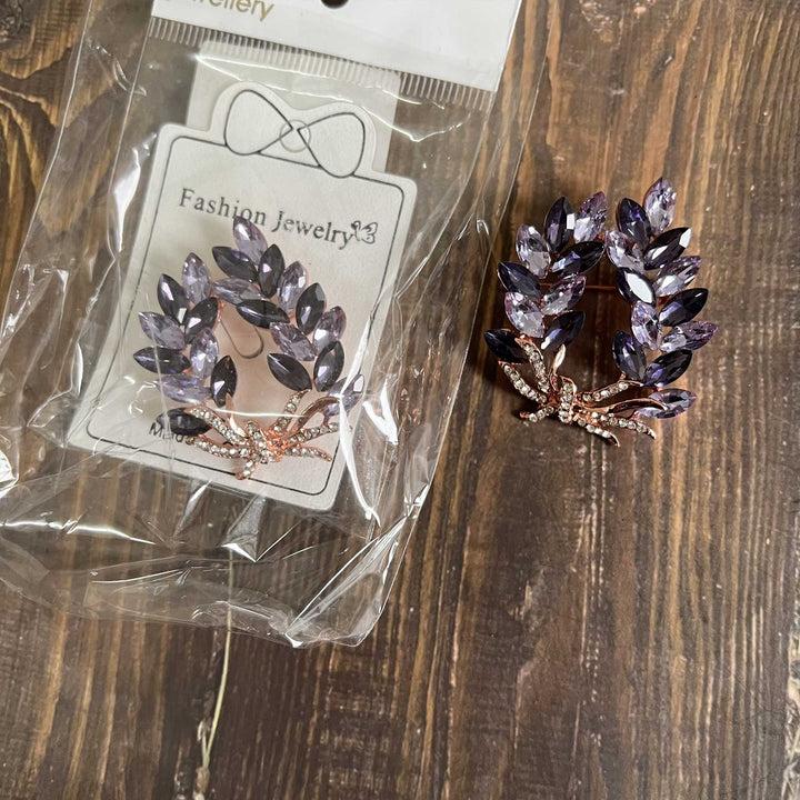 Four-Style Brooch Set