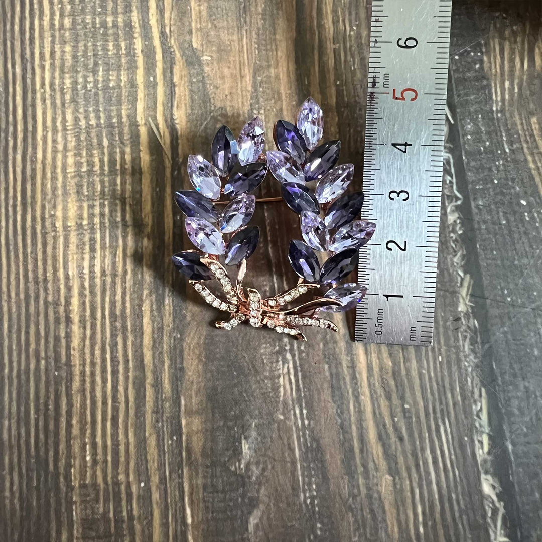 Four-Style Brooch Set